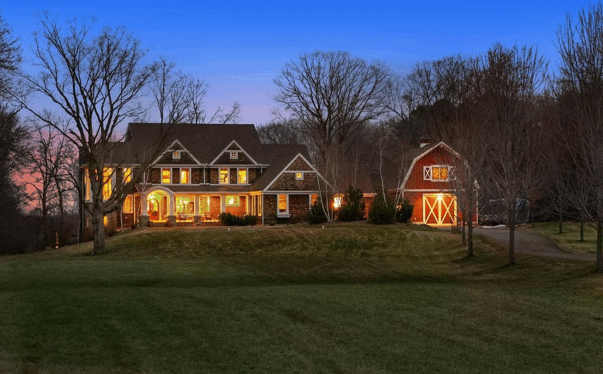 Artful Living | Hot Property 840 Old Crystal Bay Road 