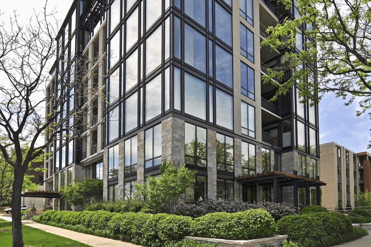 Artful Living | Hot Property: 301 Kenwood Parkway, #101, Minneapolis