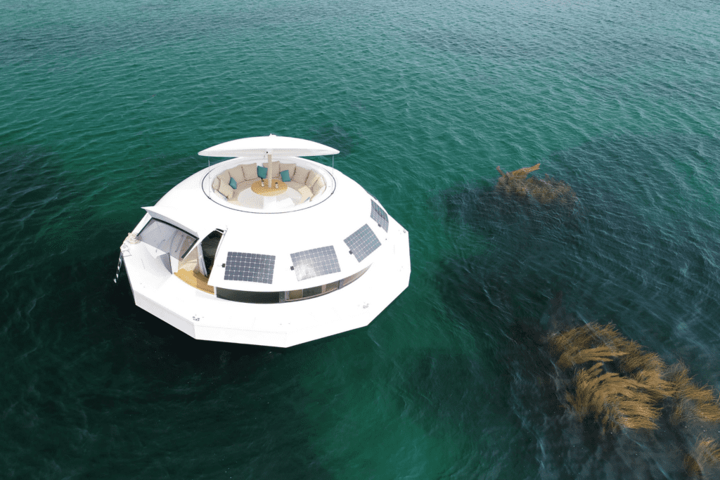 Visual Reference: Off The Grid Living Gets A Luxurious Makeover