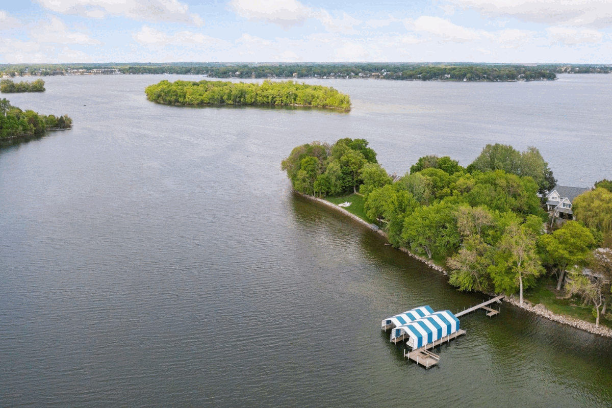 Artful Living | Hot Property: 5230 Howards Point Road, Shorewood