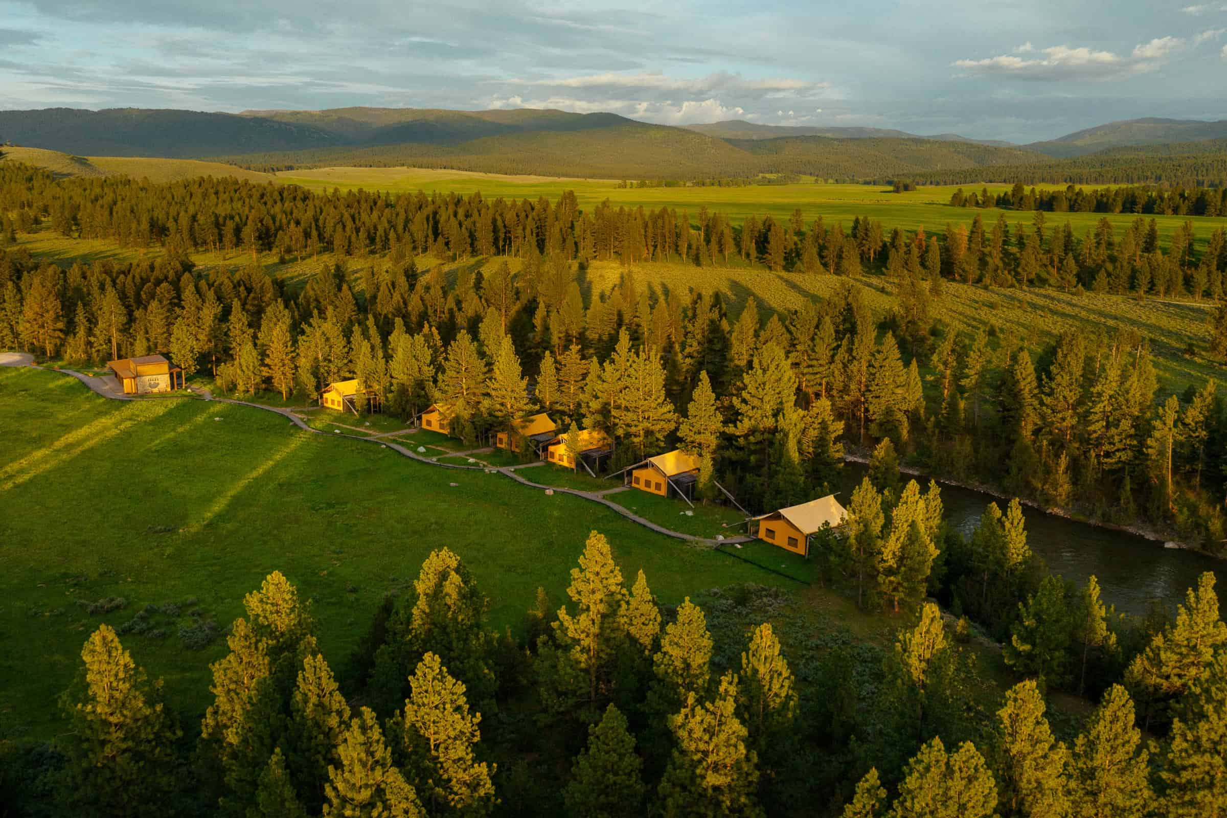 Artful Living | Rustic Luxury is Alive and Well at Paws Up Montana