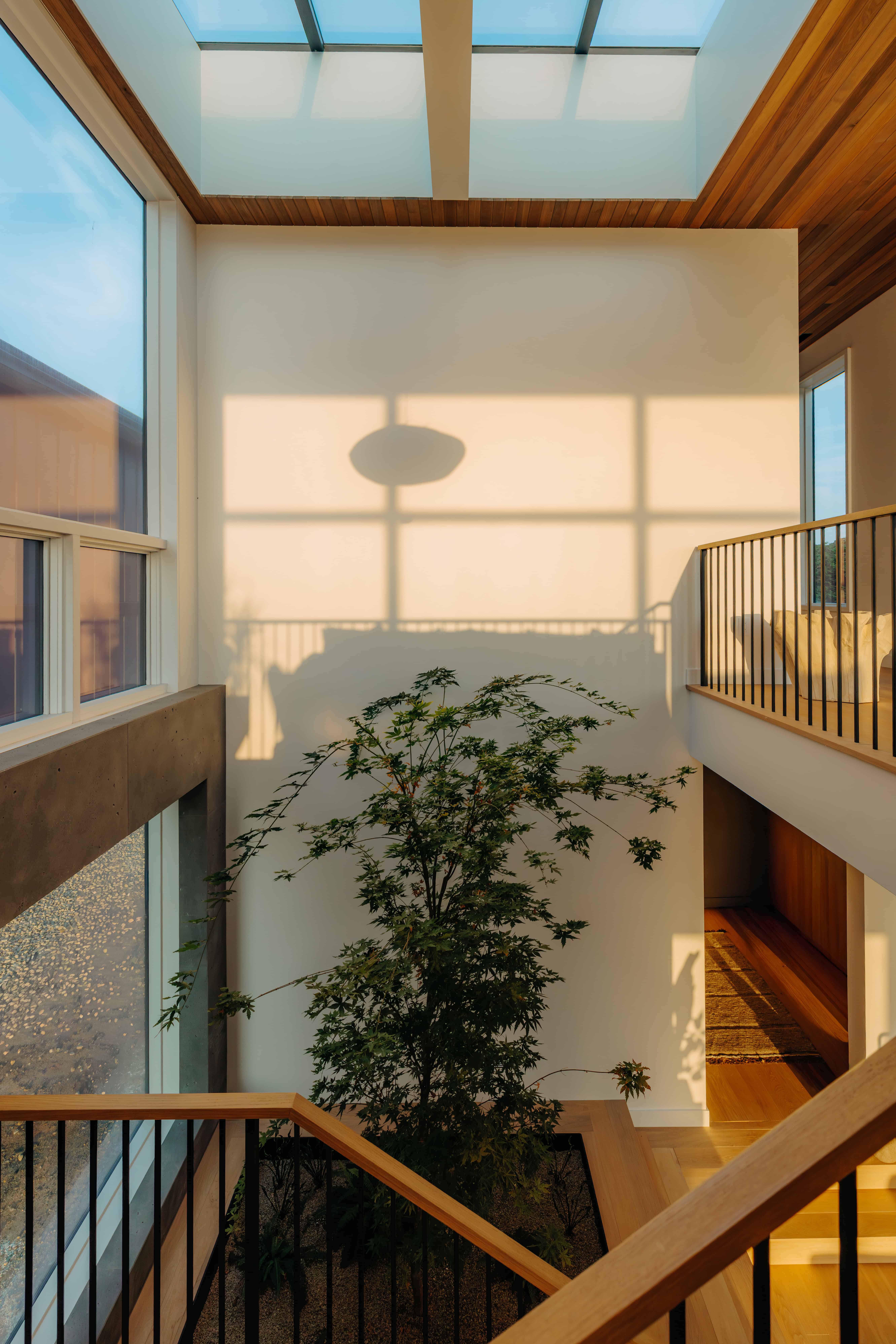Artful Living | Architect David Strand Conjures a Magnificent Oceanside Retreat